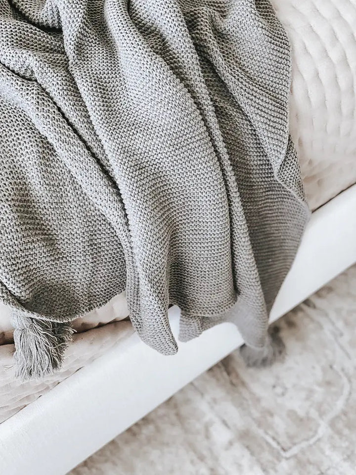 Cozy Knit Throw Blanket (Grey)
