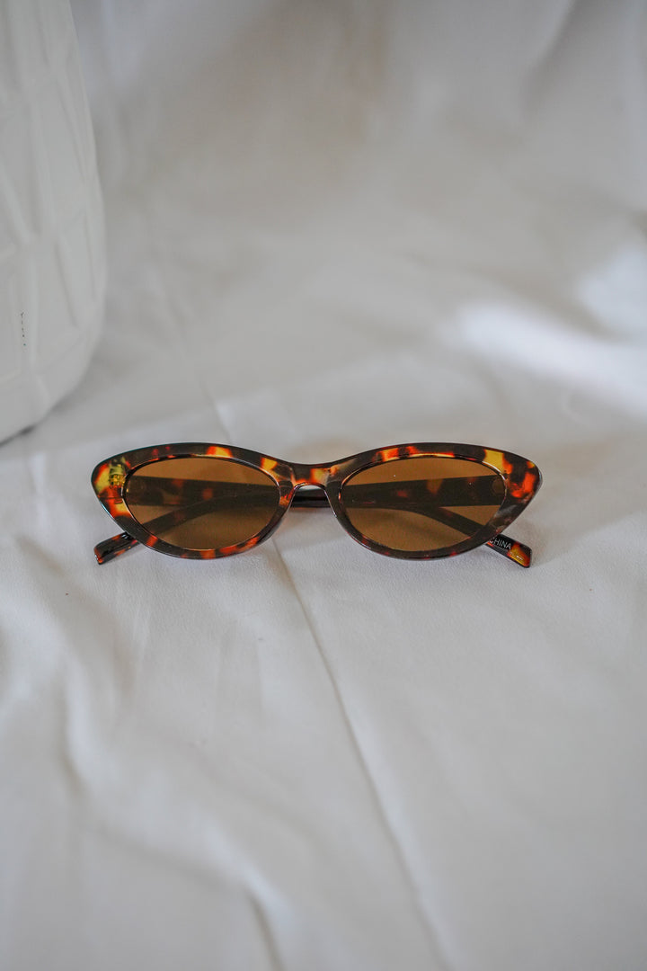 Retro Style Sunglasses Tortoise